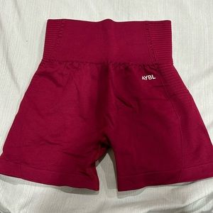 balance v2 seamless shorts- rumba red. good quality